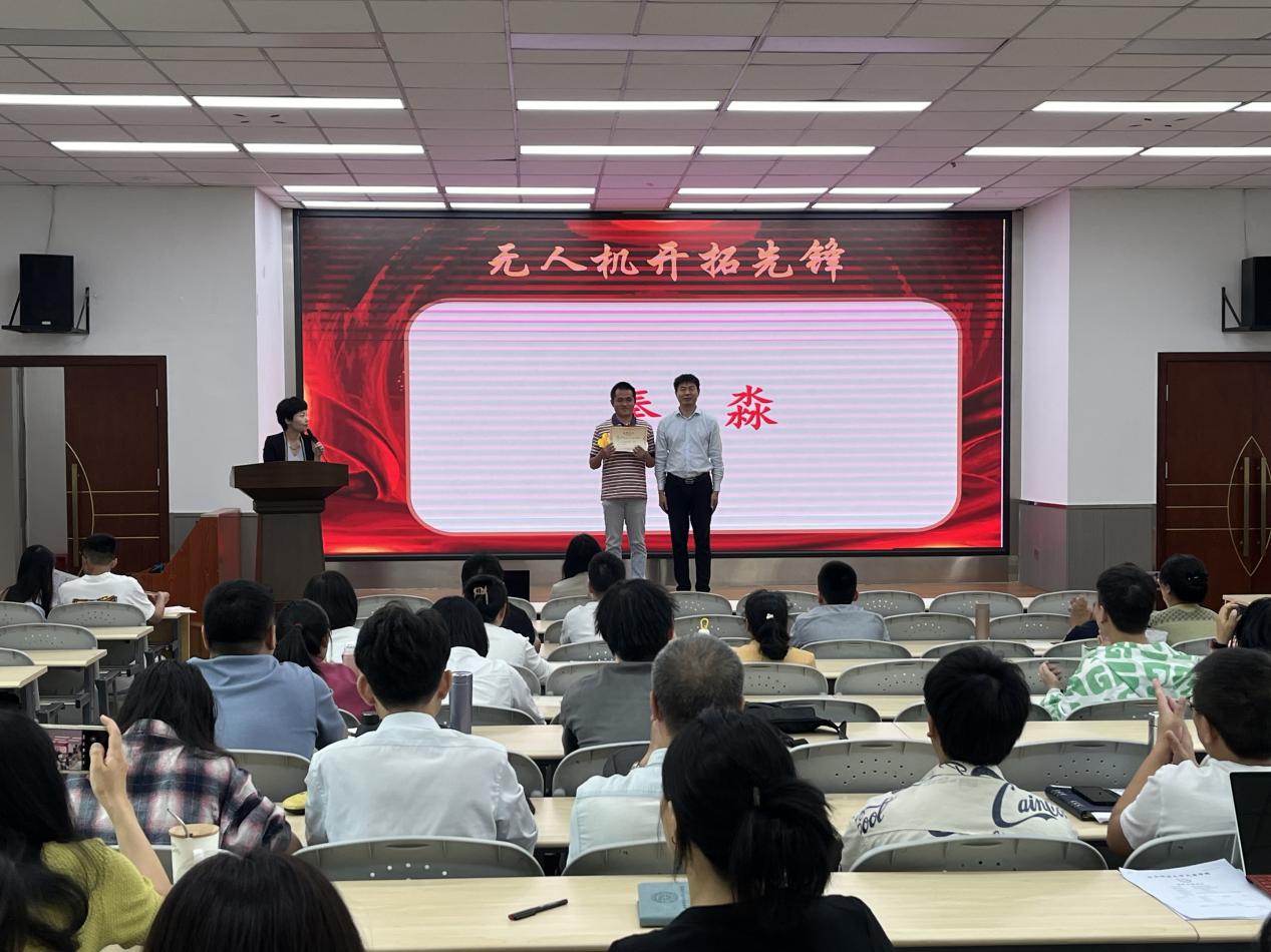 a385401f-1c78-4db1-bbe9-7a2bba7eb720